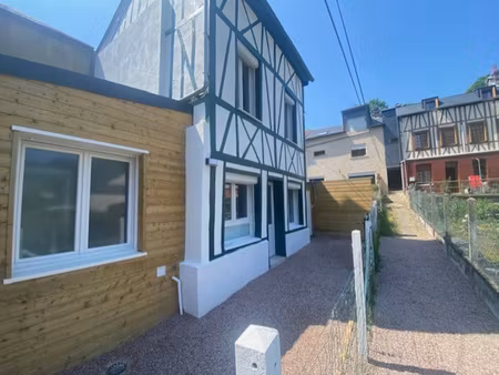 maison rénové sur trois niveaux 84m2