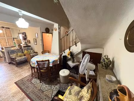 maison de village avec balcon  centre village