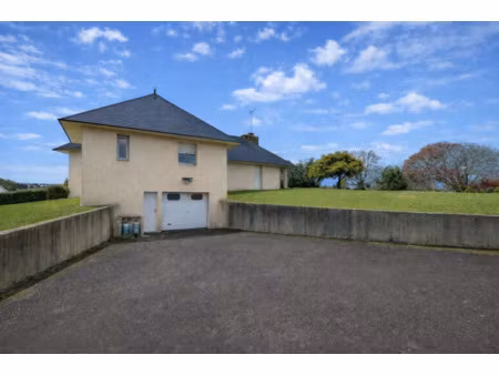 grande propriété de 5700 m² terrain constructible avec maison d'architecte de 130m² et han