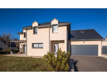 maison sainte radegonde 6 pièce(s) 165 m2