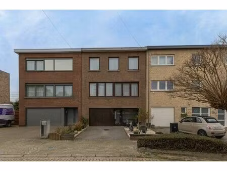 gunstig gelegen woning met 4 slaapkamers en tuin