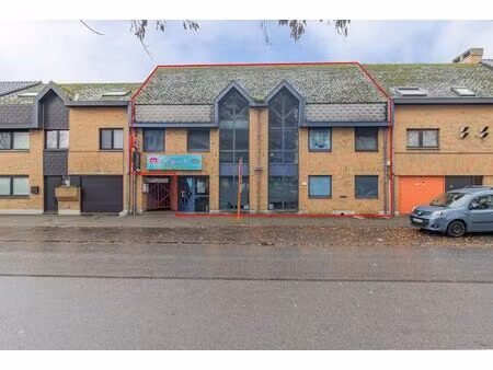 ruim handelspand op commerciële locatie