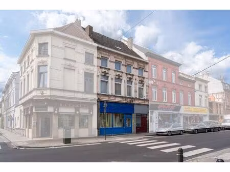 ruime eigendom met 326 m² woonruimte + 79 m² handel – gent