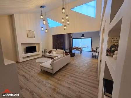 maison de ville 5 pièces 145 m²