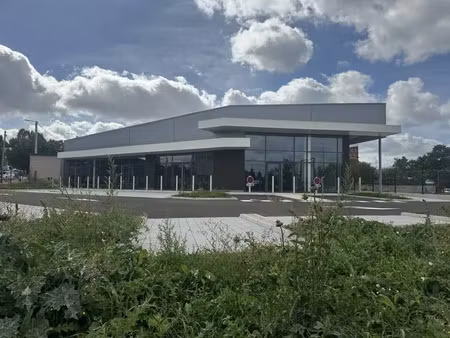 batiment commercial a louer