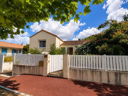saint sulpice de royan centre  maison de 100 m² habitables avec garage