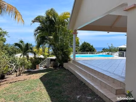 à louer villa 3 ch climatisé 3sdb piscine garage  300m plage