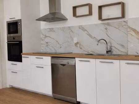 t2 meublé avec terrasse