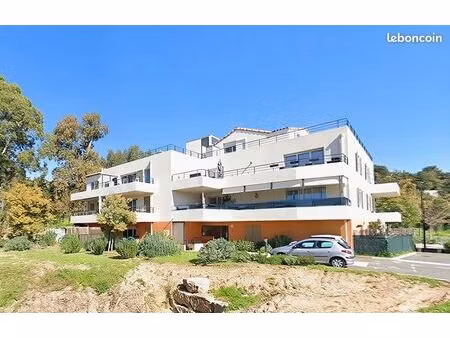 t2 récent avec grand balcon + garage