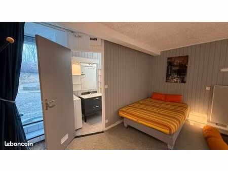 studio meuble dans un cadre verdoyant et calme