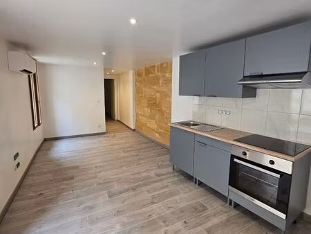 t2 rénovée avec climatisation réversible