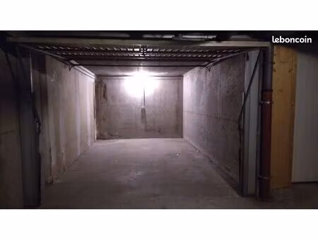 loue garage securisé annecy le vieux