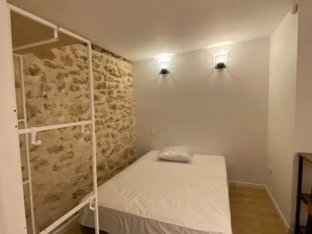 a l’année : maisonnette chauffage/electricite/eau inclus