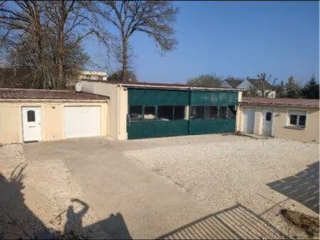 entrepôt + appartement