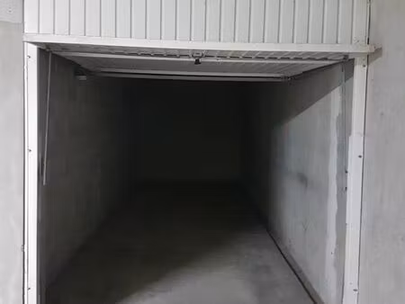 box fermé - résidence sécurisée - centre-ville