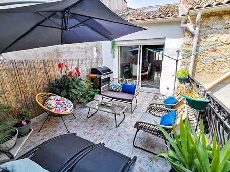 maison 2 logements avec cour  terrasse et garage