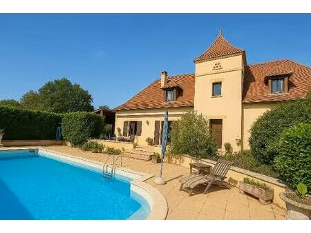 comfortabel huis met zwembad  dit huis  gebouwd in 2006 in de stijl van de périgord met...