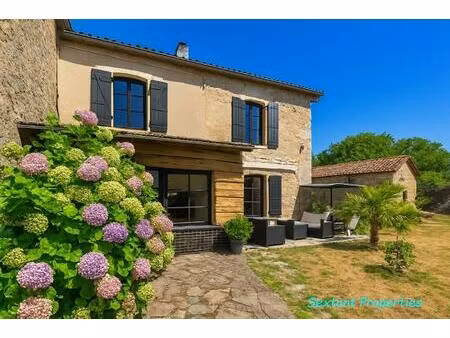 elégant ensemble immobilier au coeur du parc naturel du périgord vert.