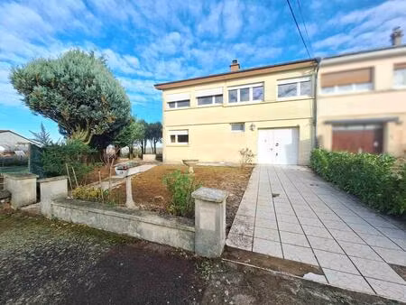 lexy : jolie maison jumelee a renover