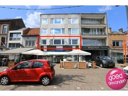 app 169m² + 3 slk + 2 living + 2 bdk + terras 52m² + centrum