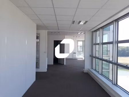 location bureau guyancourt 78280