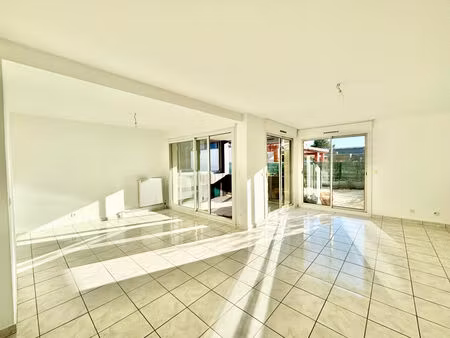 vente appartement 3 pièces 86m2 seyssinet-pariset 38170 - 285000 € - surface privée