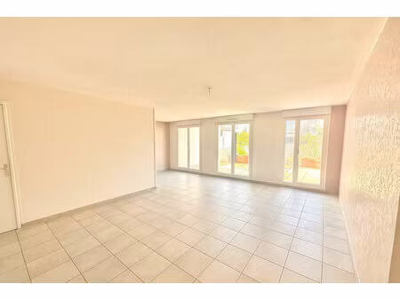 vente appartement 4 pièces 88m2 saint-martin-d'hères 38400 - 280000 € - surface privée
