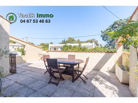 maison de ville ancienne  terrasses et garage