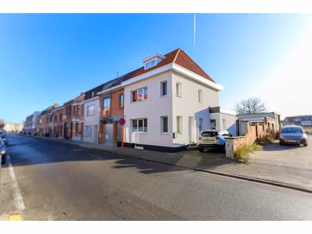 huis te koop in zwijndrecht met 4 slaapkamers