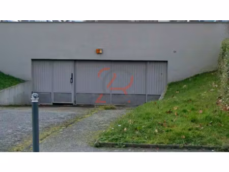 garage fermé en sous-sol sécurisé au pied du métro fréville