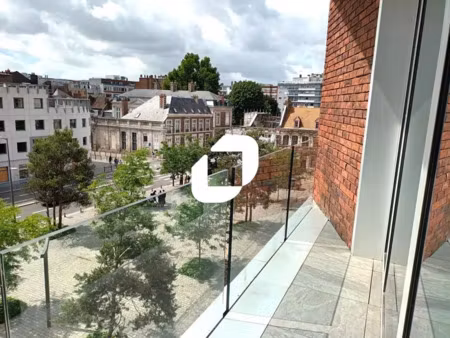 a louer  au pied des gares