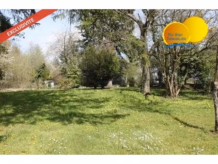 jallanges terrain à bâtir de 890m²