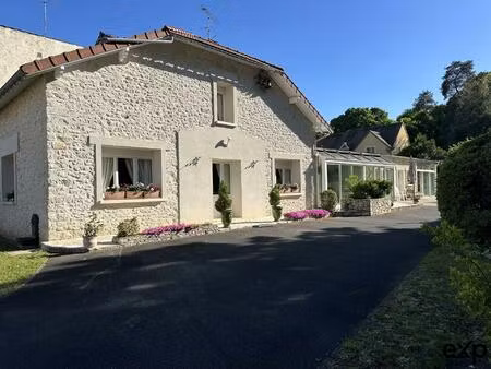 rare sur le secteur maison ancienne rénovée avec studio in