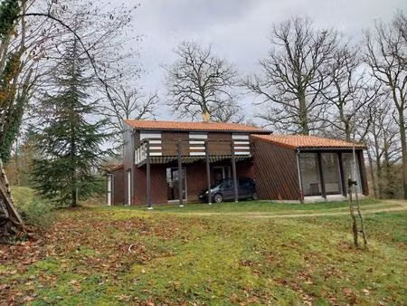 un beau havre de nature et paix pour cette maison d’architect de 1987 si c’est la...