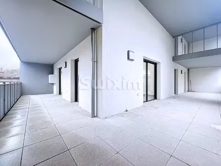 appartement t4 de standing avec grande terrasse et vue dégagée
