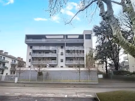 appartement t4 de standing avec grande terrasse et vue dégagée