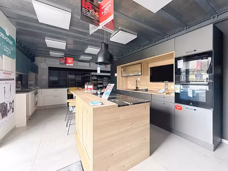 location commerce 156 m² à la côte-saint-andré (38260)