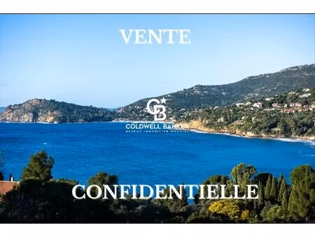 emplacement exceptionnel murs et fonds restaurant historique avec terrasses golfe de saint