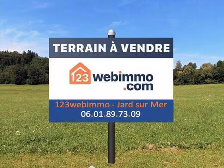 terrain constructible - 955m² - saint-hilaire-la-forêt