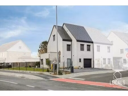 maison à vendre à bredestraat 2 zichem (rbu96409)