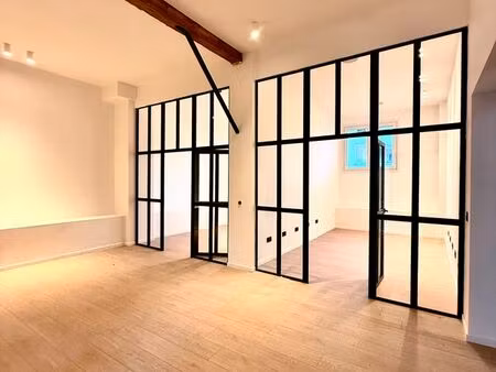 bureau avec entrepôt/stockage et garage box fermé entièrement de plein pied