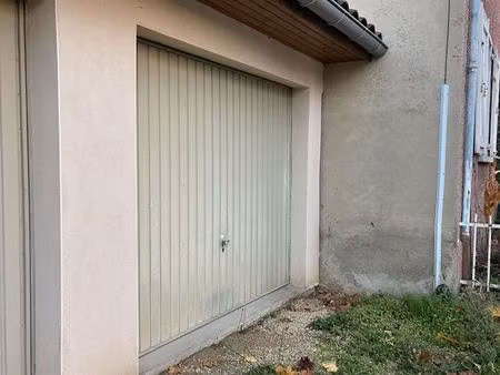 parking/box 1 pièce 16 m²