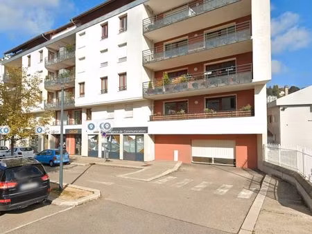 parking/box 1 pièce 16 m²