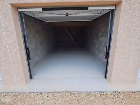 location garage avec box