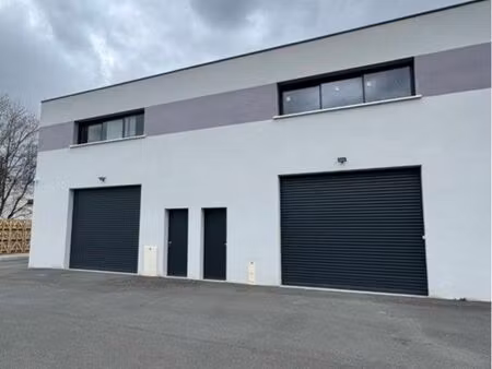 local 145 m² avec bureaux – zone d’activité