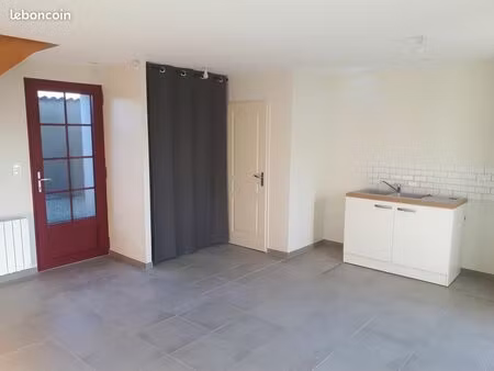 maison de bourg 57 m² avec cour et parking