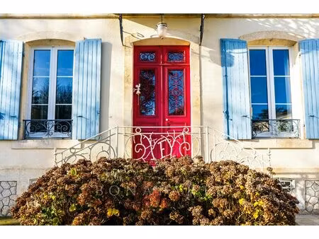 propriété d'exception : élégante maison de maître avec dépendances