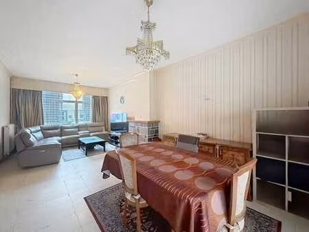 grande maison 4 chambres avec grenier+ jardin( à rénover)