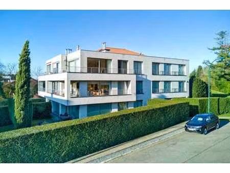 app contemporain avec terrasse