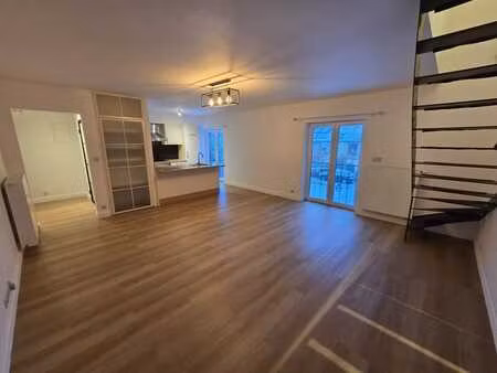 appartement a louer ( 2 chambres jardin parking)